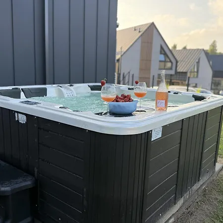 27p Aura Kaszub Villa *